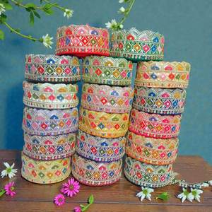 Dentelle festonnée florale multicolore de 1,5 pouce avec bordure brodée vibrante, écologique, style vintage, pour boutique de saris, mode ethnique - Product Image 4