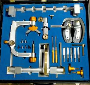 ชุดอุปกรณ์ผ่าตัดระบบประสาทระดับพรีเมียม พร้อมที่ยึดศีรษะแบบแมนนวล Mayfield Skull Clamp สำหรับศัลยกรรมประสาทคุณภาพสูง - Product Image 2