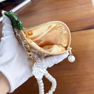 Monedero de cuentas de semillas hecho a mano con cita divertida y texto personalizado, bordado a mano, con cremallera, billetera compacta unisex - Product Image 3