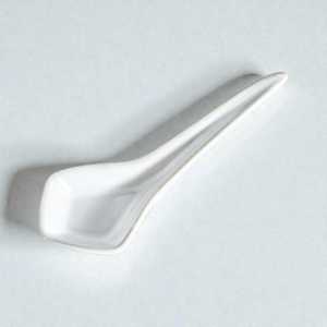 Cuillère de service à long manche de style vintage en porcelaine céramique noire, blanche ou verte pour la maison, la cuisine et les fêtes par Universal - Product Image 3