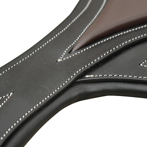 Ensemble de harnais d'équitation durable avec protection ventrale en cuir à clous, sangle de ventre à clous centraux, extrémités élastiques à clips et boucles à rouleaux en acier inoxydable - Product Image 5