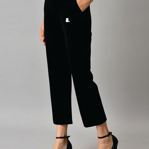 Pantalones Culottes Negros para Mujer, Cintura Media, Cierre Elástico, Color Sólido Informal, Largo hasta la Pantorrilla, con Bolsillos, Logotipo en la Pierna Derecha - Product Image 5