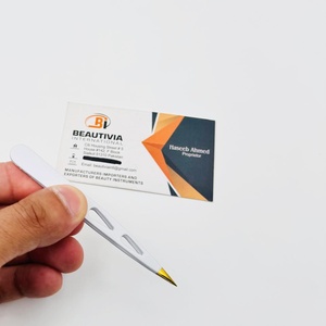 Pinzas Profesionales de Acero Inoxidable para Cejas, Punta Puntiaguda para Depilación, Logotipo Personalizado, Herramientas Cosméticas Blancas y Doradas - Product Image 4