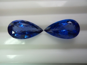 พลอยแทนซาไนต์ทรงลูกแพร์คุณภาพพรีเมียม PDM Gems เกรด 3A จำนวน 2 เม็ด (ประมาณ) 10 กะรัต สำหรับการผลิตเครื่องประดับตามสั่ง - Product Image 2