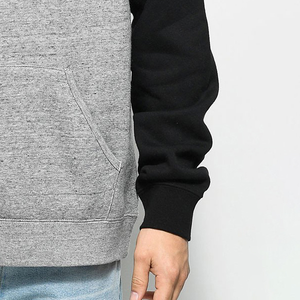 Sweat à capuche personnalisable avec logo brodé, anti-rétrécissement, gris chiné anthracite avec manches noires, teinture unie, idéal pour l'été - Product Image 3