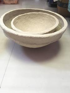 Bol en papier mâché fait main au design unique, léger et durable, pièce maîtresse décorative pour la décoration du salon, disponible à la vente - Product Image 3