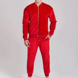 Ensemble de survêtement de luxe en velours rouge pour homme, veste zippée intégrale et pantalon de jogging, personnalisable avec logo, tenue de sport et streetwear - Product Image 1