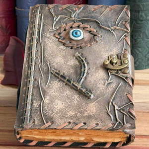 Diario de hechizos de cuero inspirado en Hocus Pocus, 7x5 pulgadas, diseño de ojo, 200 páginas, Grimorio gótico de terror, regalo de Halloween - Product Image 6