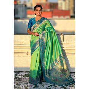 Sari en soie Elite Weaves 0,65g avec pallu Paithani et foulard tissé Kadiyal Zari - Product Image 5