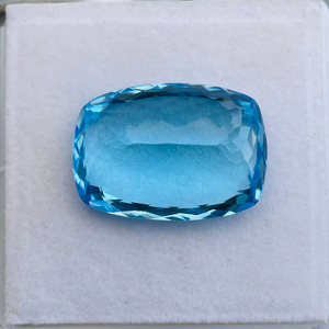 บลูโทแพซทรงคุชชั่นขนาดใหญ่ 48.17 กะรัต คุณภาพเกรด AAA พร้อมความเงางามระดับ AAA  ผ่านการเจียระไนและขัดเงาอย่างสมบูรณ์แบบ - Product Image 6