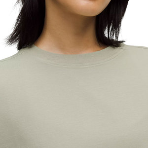 Camiseta Corta de Alta Calidad, Elegante, Ligera y Transpirable para Mujer, Estilo Urbano, Verano 2026 - Product Image 4