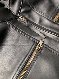 แจ็คเก็ตหนังคุณภาพพรีเมียม ดีไซน์หรูหราและเท่มาก - Product Image 6