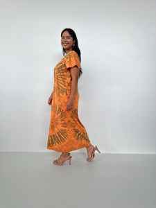 Robe caftan marocaine en jersey de coton tie-dye Alisa, robe t-shirt à col en V pour femmes avec poches - Product Image 5