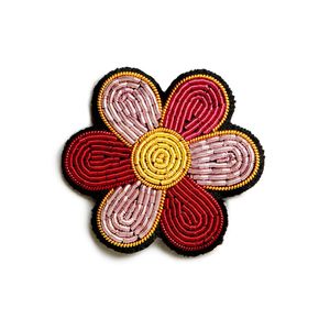 Broche Bordado con Cuentas Plateadas Personalizado y Exclusivo, con Cuentas de Semillas, Joyería de Alta Calidad para Fiestas y Bodas, para Abrigos de Hombre - Product Image 4