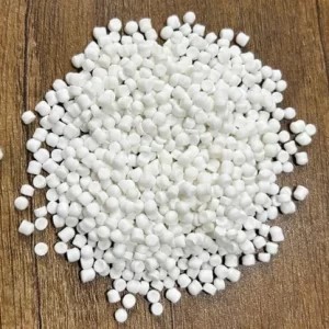 Poudre de PVC de qualité pour moulage par injection, densité 1,35 g/cm³, poudre fine blanche pour usage industriel - Product Image 4