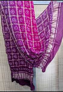 Dupatta de Seda Gaji Bandhani Ghatchola Tradicional de Lujo para Bodas - Product Image 2