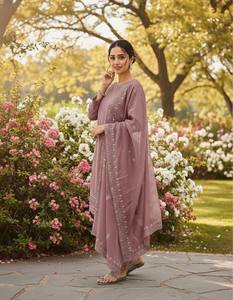 Ensemble haut long ample et pantalon palazzo en crêpe brodé bleu uni avec dupatta, tenue ethnique pour femme pour mariage et fête - Product Image 4
