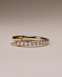 แหวนแต่งงานแบบมินิมอล ประดับเพชรโมอิสซาไนต์ทรงเหลี่ยม 0.25 กะรัต ดีไซน์เรียบหรู ตัวเรือนเงินแท้ 925 - Product Image 1