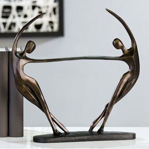 Escultura minimalista de aluminio fundido diseñada para espacios contemporáneos con proporciones equilibradas y una expresión tranquila. - Product Image 3