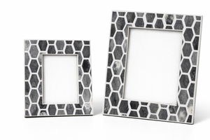 Cadre photo de luxe fait main en os incrusté, design géométrique noir et blanc, décoration de table verticale, cadeau pour la maison - Product Image 4