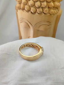 Anillo de Oro Amarillo con Diamante Corte Princesa y Piedras Laterales, Elegante Anillo de Compromiso y Boda para Mujer, Idea de Regalo de Joyería Fina - Product Image 3