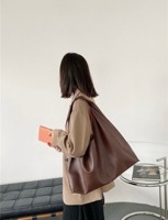 Tas Kulit Asli Ramah Lingkungan dengan Ritsleting, Tahan Air, Tali Rantai, Kapasitas 2-2.9L, Mewah, Fashionable, untuk Penggunaan Sehari-hari, Buatan Tangan