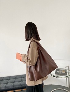 Eco-friendly Genuine <b>Leather</b> Zipper Closure Everyday <b>Leather</b> <b>Bag</b> Hobo <b>Soft</b> Material High demanding Handmade <b>Leather</b> <b>Bag</b> Hobo - Product Image 2