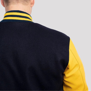 Blouson Bomber Varsity Personnalisé pour Homme en Laine et Cuir – Corps en Laine Premium, Manches en Cuir Véritable, Poignets Côtelés et Boutons Pression – Style Urbain - Product Image 3