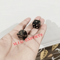 Dés en corne de buffle les plus vendus et les meilleurs, à 4 faces, pour Ludo, Serpents et Échelles et autres jeux d'intérieur et d'extérieur.