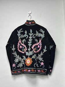 เสื้อแจ็คเก็ตผ้ากำมะหยี่สีดำสไตล์ซูซานี งานฝีมือประณีต ปักลายดอกไม้และเถาวัลย์ แขนยาว สไตล์โบฮีเมียน เสื้อคลุมสำหรับผู้หญิงช่วงฤดูใบไม้ร่วง - Product Image 4