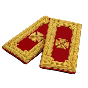 Epaulettes de Caballero Templario con Bordado de Hilo Metálico para Abrigo de Gala Masónico - Product Image 6