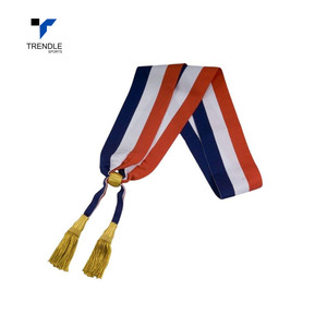 ผ้าพันคอเทรนด์เล่ สปอร์ตส์ สีม่วงเขียวดำลายทางพร้อมพู่ห้อย โพลีเอสเตอร์ แบบเครื่องแบบ - Product Image 2