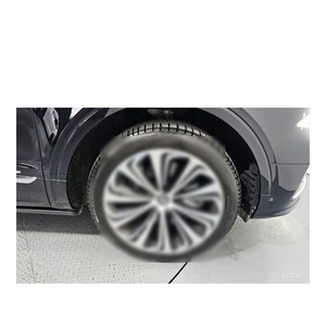 Bentley Bentayga 4.0 V8 Azure Modèle octobre 2023 38 042 km Volant à gauche Boîte de vitesses automatique Sièges en cuir Caméra arrière - Product Image 5