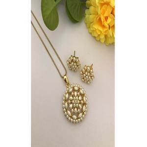 Ensemble collier et boucles d'oreilles en laiton plaqué or de qualité supérieure, avec perles véritables et zirconiums cubiques, pour femme, cadeau de mariage ou de fête - Product Image 2