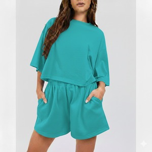 Conjunto de Shorts de Verano Premium para Mujer, Hecho a Medida, Tela Suave, Transpirable y Ligera, Camisas y Shorts Cómodos para Verano - Product Image 4