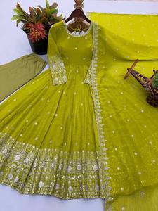 <b>Green</b> <b>Silk</b> Gown Floor Length Traditional Indian Women's Wedding Wear Regular Fit Wrinkle Free All Seasons - Product Image 3