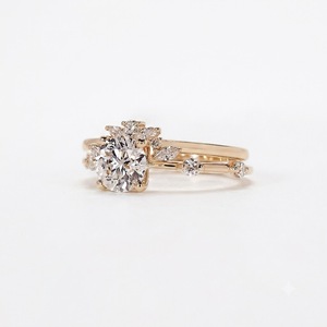 Bague de fiançailles ronde en or jaune 14K, couleur E, clarté VS1, 1,13 carat, avec diamant de laboratoire, ensemble de bagues de mariage empilables, style cluster - Product Image 4