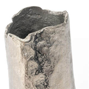 Jarrón de Flores de Hierro Forjado Dorado, Estilo Moderno y Costero, Decoración Premium de Zahid Export - Product Image 3