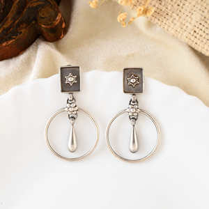 Boucles d'oreilles pendantes Meera Jaipur Sanjh Fashion, argent, design élégant pour femmes - Product Image 2