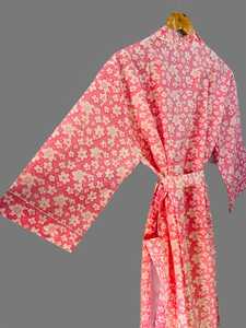 Robe kimono en coton fleuri rose avec ceinture à rayures, pour spa, hôtel, resort, vente en gros, États-Unis, Royaume-Uni - Product Image 2