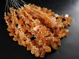 แผ่นหยาบแบบธรรมชาติของอิมพีเรียลบุษราคัมแบบหลวมสีส้มหินดิบขนาด8นิ้วยาว20-10มม. - Product Image 5