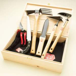 Ensemble de fourche et truelle de jardin robustes avec manche en bois pour la plantation et le creusement professionnels - Product Image 4