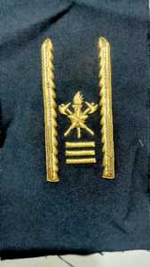 Écusson d'uniforme brodé main sur mesure de haute qualité avec fil de bullion, badge de blazer en ornement doré, emblème brodé en velours avec épingle de sûreté - Product Image 5