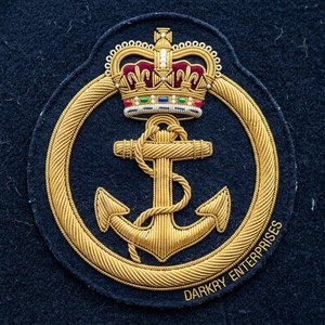 Parche bordado a mano personalizado con hilo de oro, anclas cruzadas y corona, insignia cuadrada para blazer de uniforme, emblema para accesorios de club. - Product Image 2