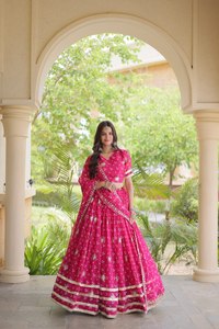 Lehenga choli estilo Navaratri, ropa de boda india de boutique, ropa festiva para mujeres, lehenga choli india exclusiva - Product Image 2