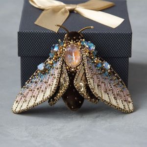 Broche Bordado a Mano con Cuentas, Joyería de Moda para Mujer, Elegante Accesorio Floral para Ropa - Product Image 1