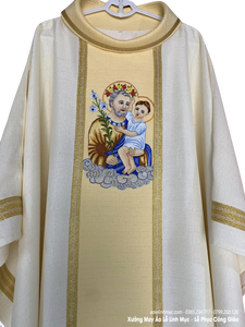 Chasuble de prêtre en polyester blanc mat avec broderie dorée et étole – Fraîche, confortable et douce pour toutes les saisons - Product Image 4