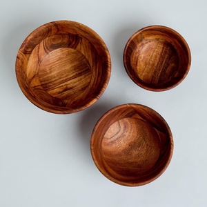 Bol en bois d'acacia Bol en acacia au design classique avec cuillère Produit de super marché Bol à fruits et salade pour la maison Hôtel et restaurant - Product Image 1