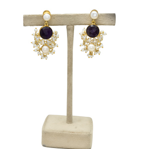 Boucles d'oreilles clous vintage pour femme en laiton plaqué or 24 carats sans nickel avec perles d'eau douce - Product Image 3