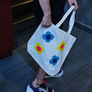 Bolso de Mano Bordado, Bolsa de Compras Reutilizable, Bolsa de Hombro de Moda, Bolsa de Lona de Algodón Blanca con Parche Floral de Chenilla Colorido - Product Image 1